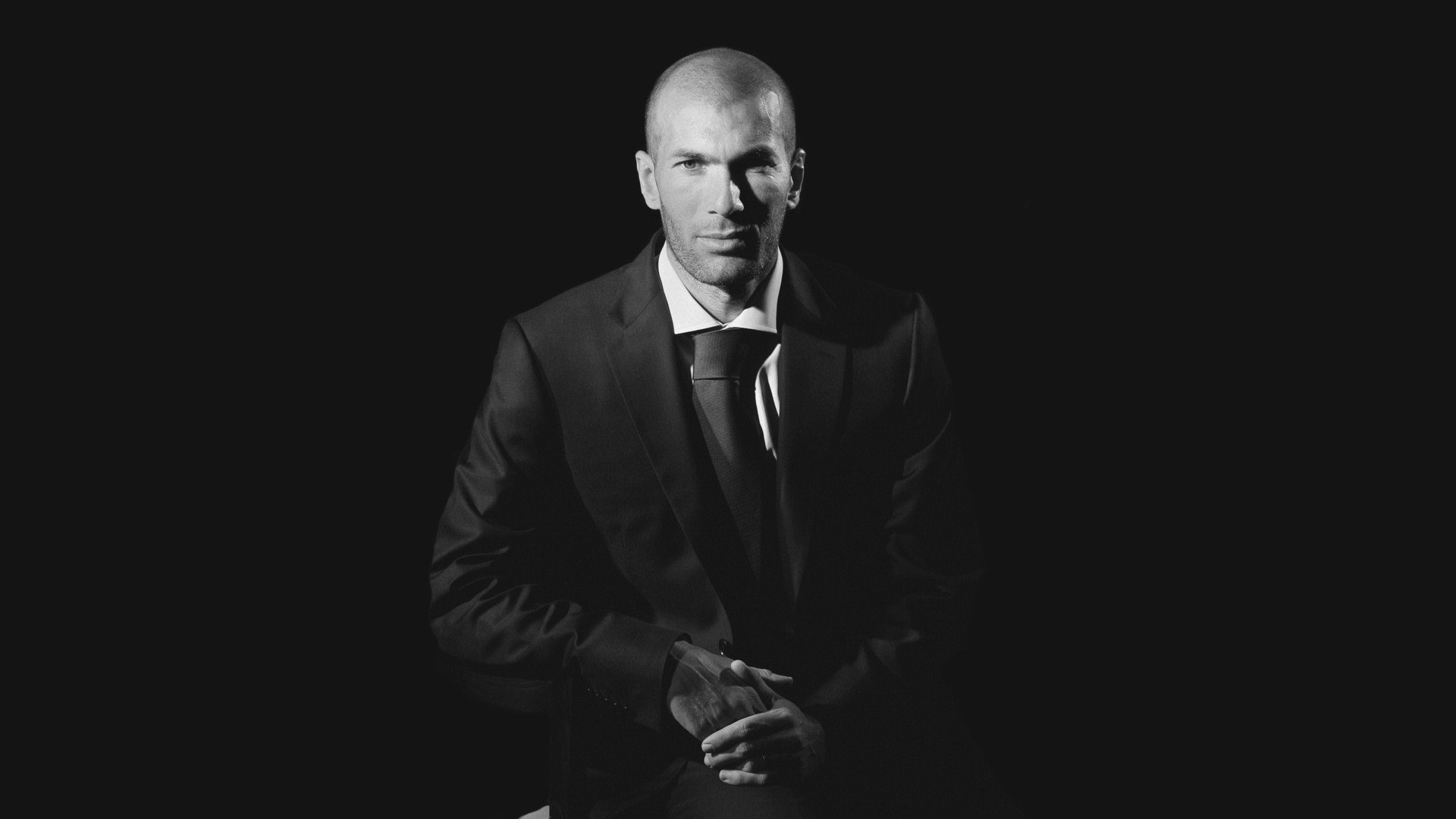 开云体育-莱比锡头球破门+点球绝杀惊险逆转，波尔图三连败跌落谷底，莱比锡头球+点球绝杀逆转，波尔图三连败跌入谷底